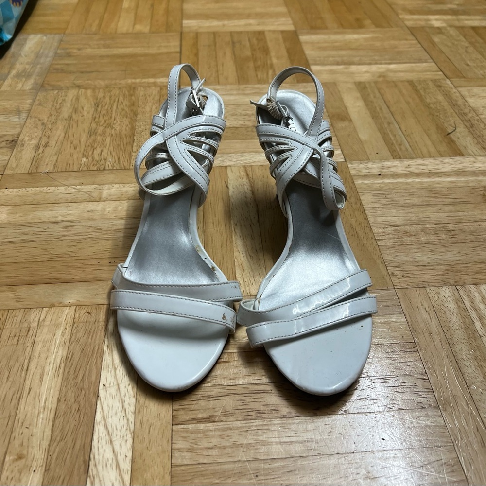 Women’s heel size 6